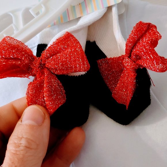 NWT Candy Canes "Sweet" Christmas/Holiday Two Piece w/Matching Socks-Sz 6 mos! - Picture 13 of 15